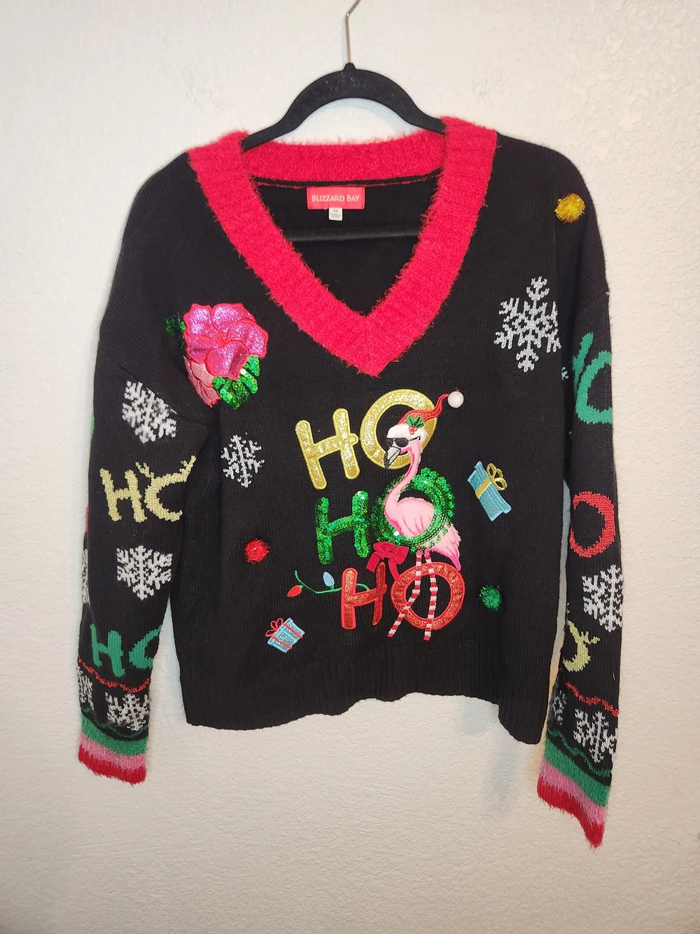 Blizzard bay Flamingo ho ho ho Black & Pink Holiday V‑Neck Sweater M